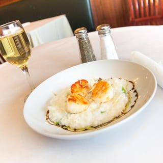 Pan-Seared Scallops Dinner